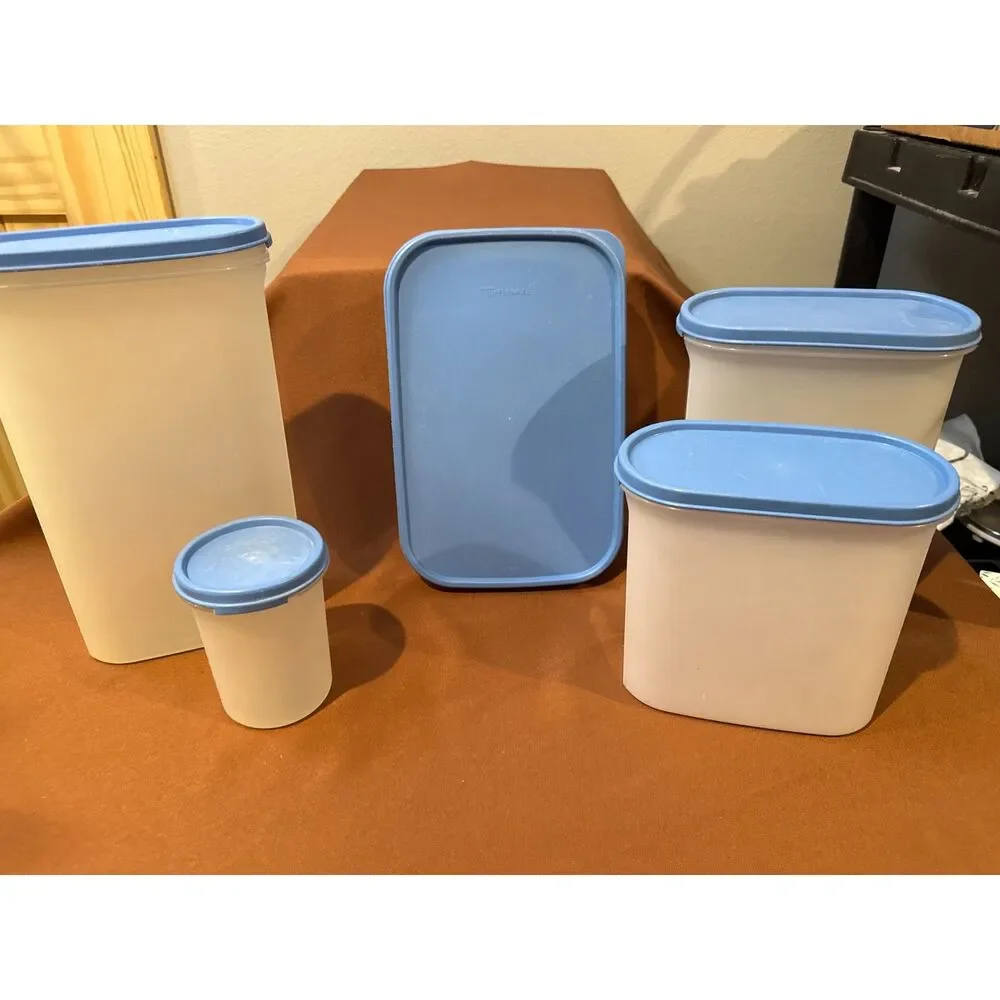 Tupperware set storage